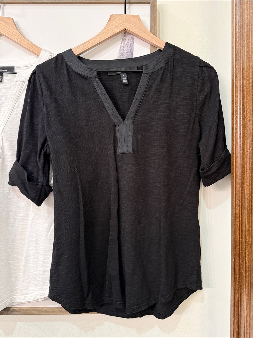 🖤🐼🤍White House Black Market Pleated Sleeve Tee Shirts, set of 2 - Picture 4 of 13